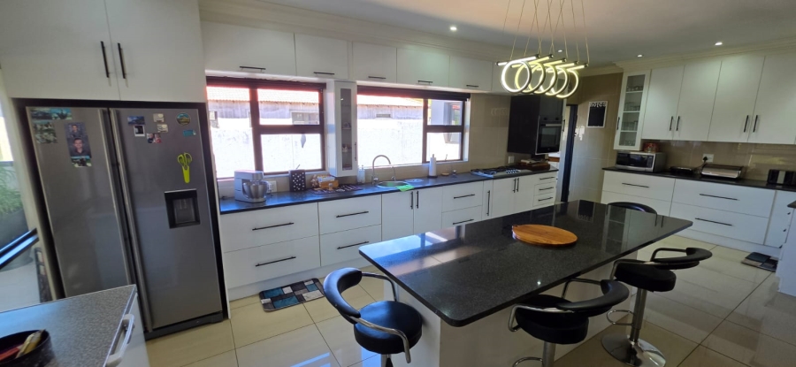 4 Bedroom Property for Sale in Buffelspoort Eco Estate North West